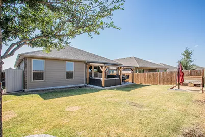 112 Willow Street, Rhome, TX 76078 - Photo 32