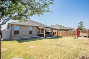 112 Willow St, Rhome, TX 76078 - Photo 32