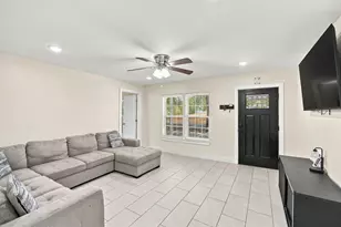 703 W Milam St, Ennis, TX 75119 - Photo 8