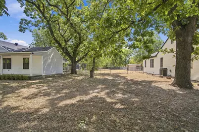 703 W Milam Street, Ennis, TX 75119 - Photo 30