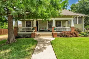 300 W College St, Grapevine, TX 76051 - Photo 1