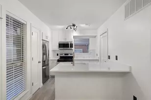 1424 Meadowood Village Dr, Fort Worth, TX 76120 - Photo 8