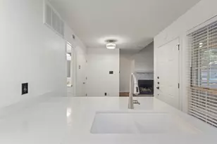 1424 Meadowood Village Dr, Fort Worth, TX 76120 - Photo 12