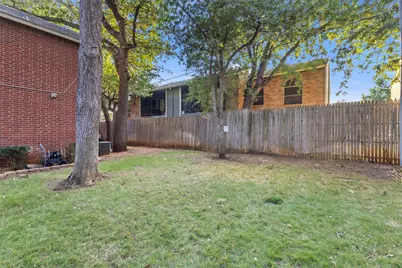 1424 Meadowood Village Drive, Fort Worth, TX 76120 - Photo 24
