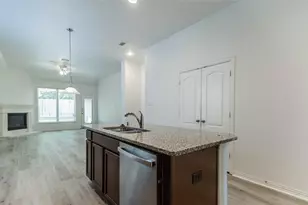 1404 Suttonview Dr, McKinney, TX 75071 - Photo 8