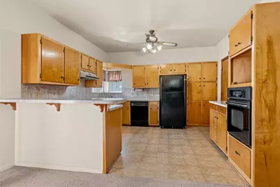 1314 W 9th Street, Clifton, TX 76634 - Photo 8