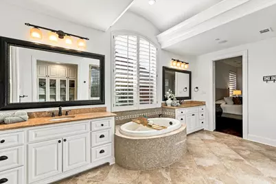 627 Lake Point Drive, Irving, TX 75039 - Photo 12
