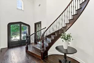 627 Lake Point Dr, Irving, TX 75039 - Photo 2