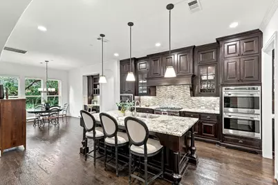627 Lake Point Drive, Irving, TX 75039 - Photo 8