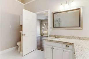 908 Dallas Ln, Lewisville, TX 75067 - Photo 12