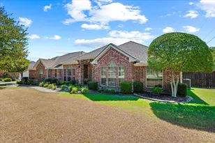 100 Post Oak Ln, Waxahachie, TX 75165 - Photo 2