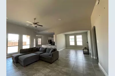 706 Buffalo Creek Drive, Cleburne, TX 76033 - Photo 4