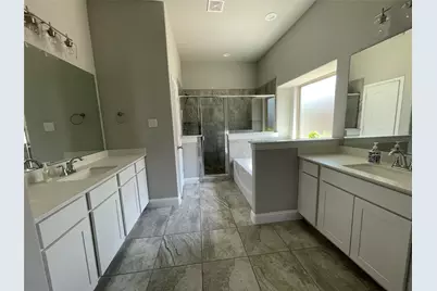 706 Buffalo Creek Drive, Cleburne, TX 76033 - Photo 12