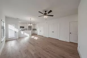 1228 Elva Warren St, Fort Worth, TX 76115 - Photo 8