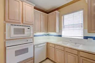 18722 Riverstone Ct, Dallas, TX 75252 - Photo 10