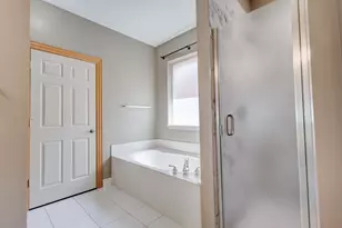 18722 Riverstone Ct, Dallas, TX 75252 - Photo 14