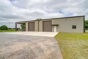 3019 Orchard Rd, Bowie, TX 76230 - Photo 34