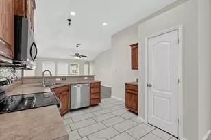 1655 Wildflower Dr, Waxahachie, TX 75165 - Photo 10