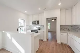 1233 Meriwether St, Fort Worth, TX 76115 - Photo 4