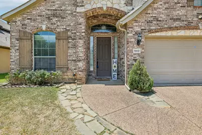 1910 Bentwood Court, Grapevine, TX 76051 - Photo 4