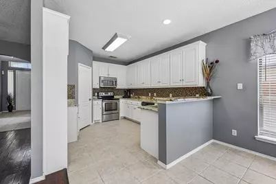 1910 Bentwood Court, Grapevine, TX 76051 - Photo 12