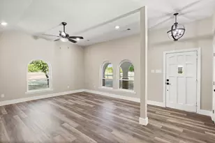 360 Rockett Ln, Pecan Hill, TX 75154 - Photo 8