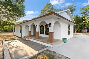 360 Rockett Ln, Pecan Hill, TX 75154 - Photo 4