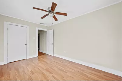 1016 E Arlington Avenue, Fort Worth, TX 76104 - Photo 6