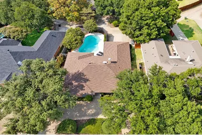 2409 Glen Morris Road, Carrollton, TX 75007 - Photo 32
