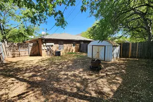 617 Race St, Crowley, TX 76036 - Photo 22