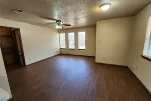 3211 Eastridge Dr, Haltom City, TX 76117 - Photo 4