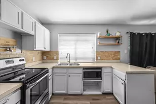 5511 Creek Valley Dr, Arlington, TX 76018 - Photo 8