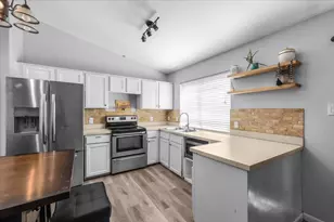 5511 Creek Valley Dr, Arlington, TX 76018 - Photo 6