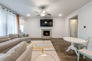 425 Brushwood Ln, Waxahachie, TX 75165 - Photo 4
