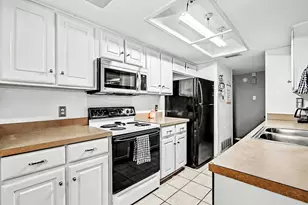 2119 Lavon Creek Ln, Arlington, TX 76006 - Photo 10