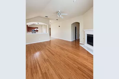 625 Soledad, Arlington, TX 76002 - Photo 6