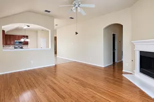 625 Soledad, Arlington, TX 76002 - Photo 6