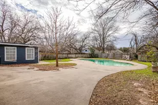 406 Bellevue Dr, Cleburne, TX 76033 - Photo 34