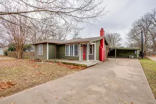 406 Bellevue Dr, Cleburne, TX 76033 - Photo 2