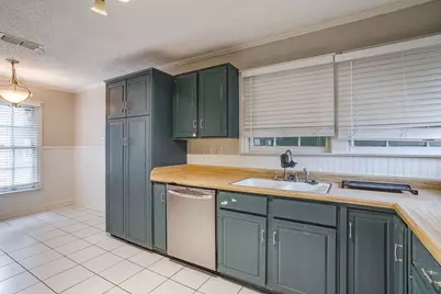 406 Bellevue Drive, Cleburne, TX 76033 - Photo 10