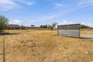 1711 Chenoweth St, Decatur, TX 76234 - Photo 32