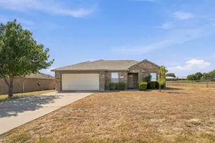 1711 Chenoweth St, Decatur, TX 76234 - Photo 2
