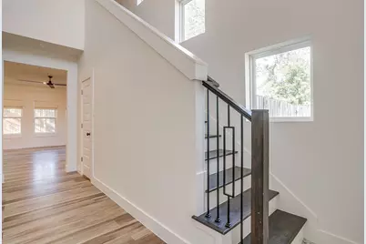 2921 Gipson Street, Fort Worth, TX 76111 - Photo 8