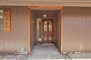 2202 Green Gate Dr, Arlington, TX 76012 - Photo 2