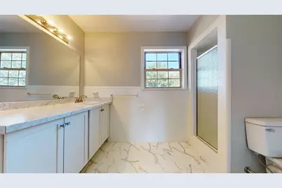 1105 S Ridgeway Drive, Cleburne, TX 76033 - Photo 12