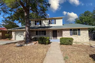 1105 S Ridgeway Dr, Cleburne, TX 76033 - Photo 1