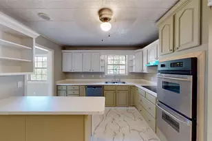 1105 S Ridgeway Dr, Cleburne, TX 76033 - Photo 6