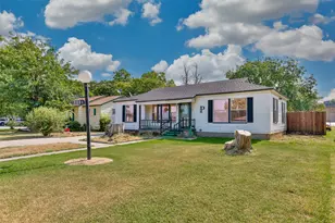 1206 N Morris St, Gainesville, TX 76240 - Photo 1