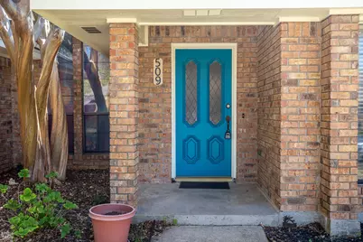 509 Wisterglen Drive, DeSoto, TX 75115 - Photo 2