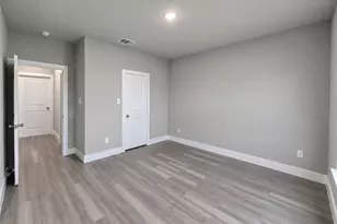 335 Mercy St, Greenville, TX 75401 - Photo 6